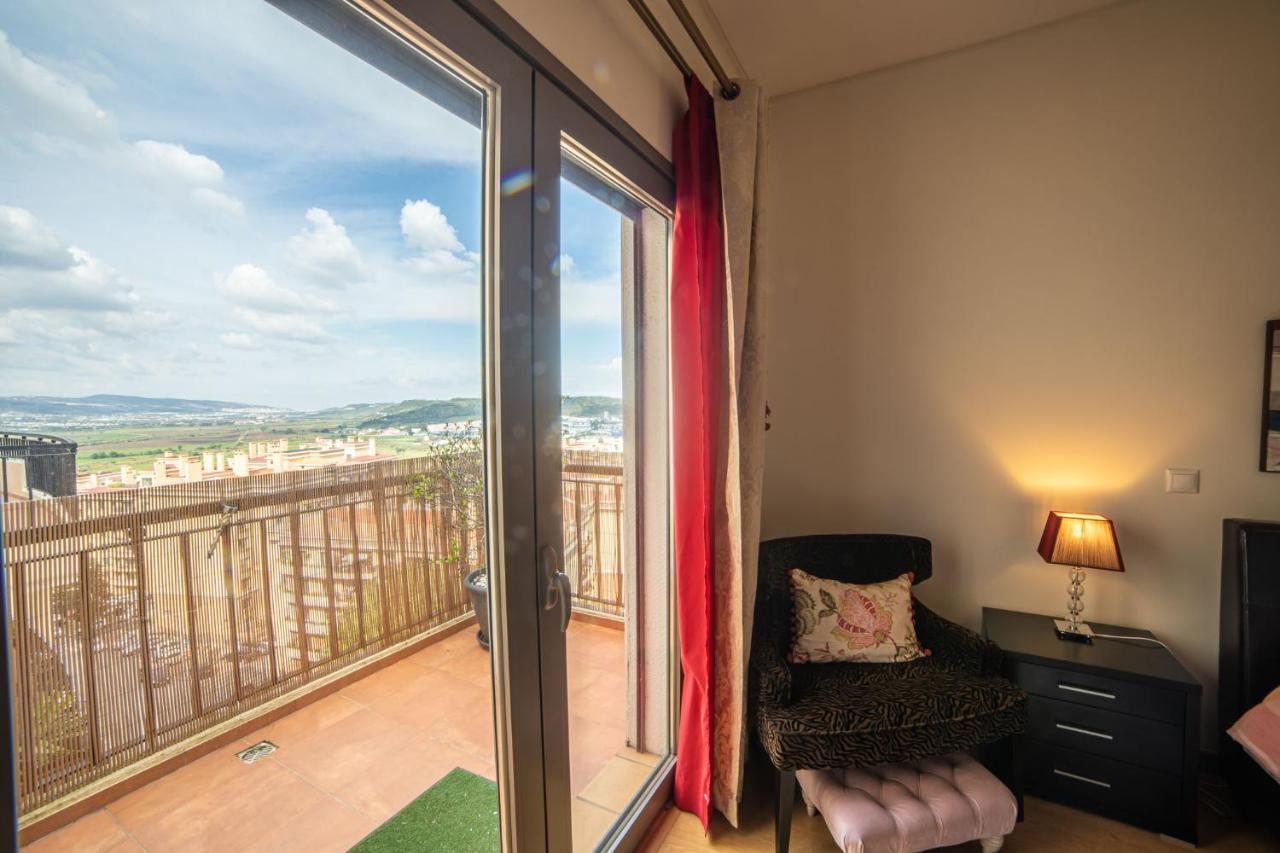 Lovely Apartment Near Airport And Nations Park, With Garage Loures Dış mekan fotoğraf